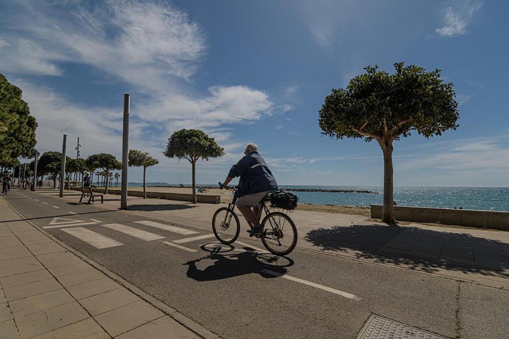 Vitaly Beach Cambrils Exterior photo