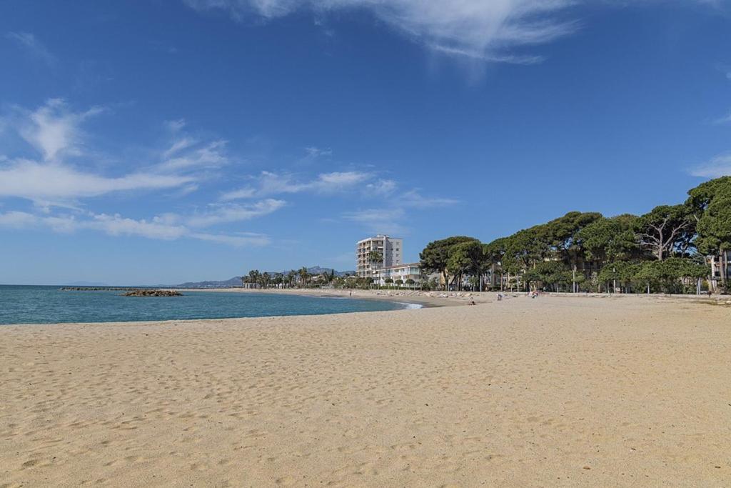 Vitaly Beach Cambrils Exterior photo